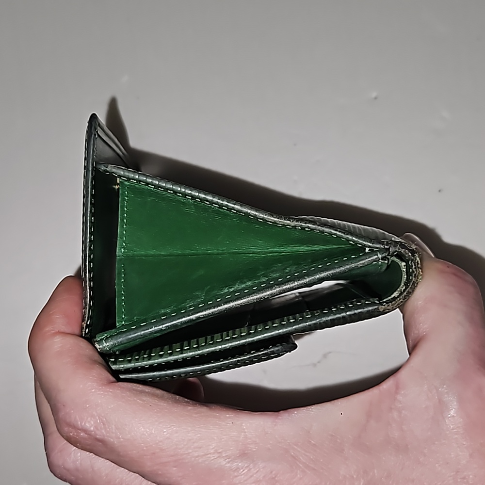 Louis Vuitton Womens Wallet Epi Green Compact Authentic Durable Money Coins - Picture 7 of 12